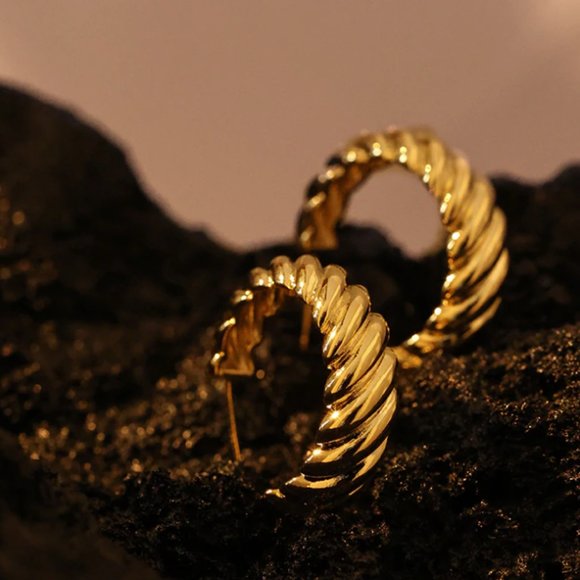 14K gold plating Croissant stud earrings - Picture 1 of 5